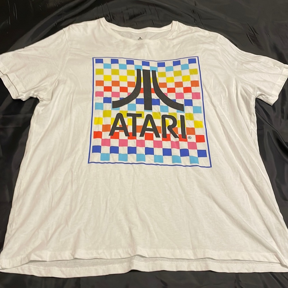 Men’s white Atari XL Graphic tee